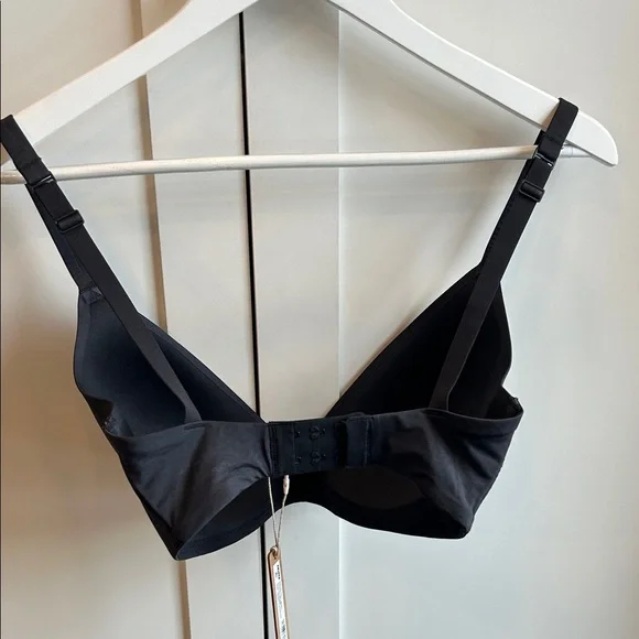 SKIMS Wireless Form Lightly Lined T-Shirt Demi Bra in Onyx Leopard Micro Print - Picture 12 of 13
